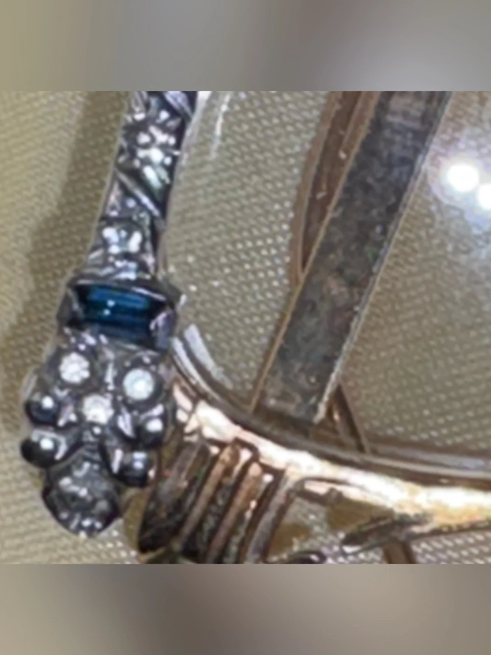 N/A elegant gold